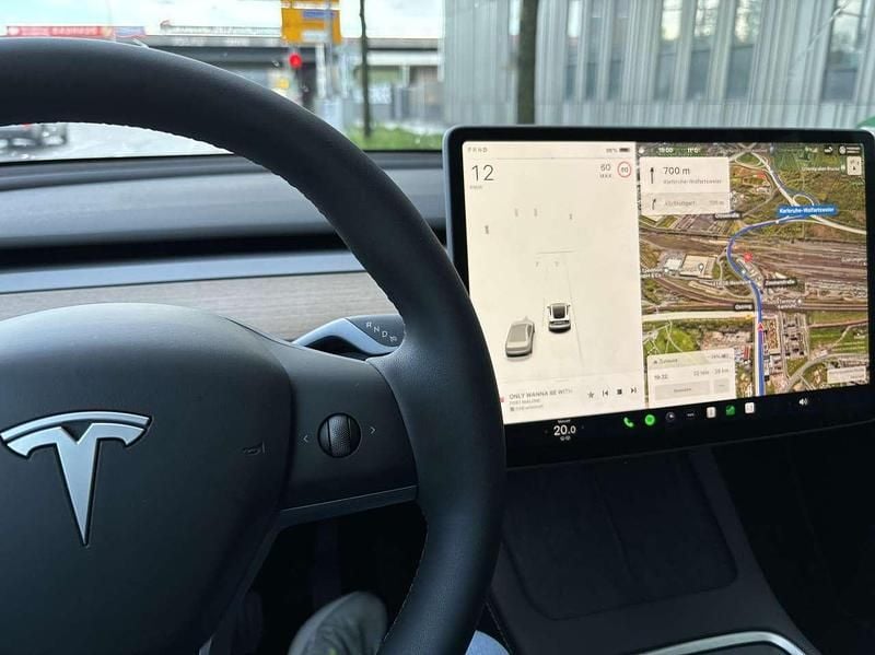 Gebraucht Tesla Model Y Standard Range 219 kW (299 PS) 2023 SUV