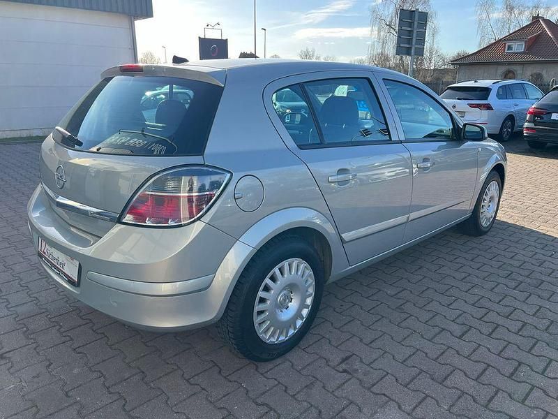 Gebraucht Opel Astra Catch Me 105 PS (77 kW) 2007 Beige Limousine