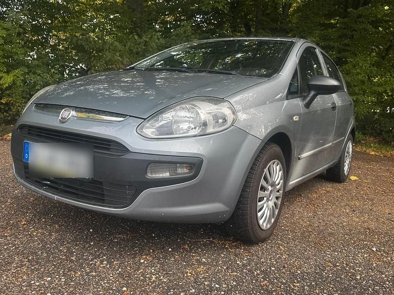 Grau Gebraucht 2011 Fiat Grande Punto Kleinwagen | 2.550 € (Fairer Preis) - Bild 1/4