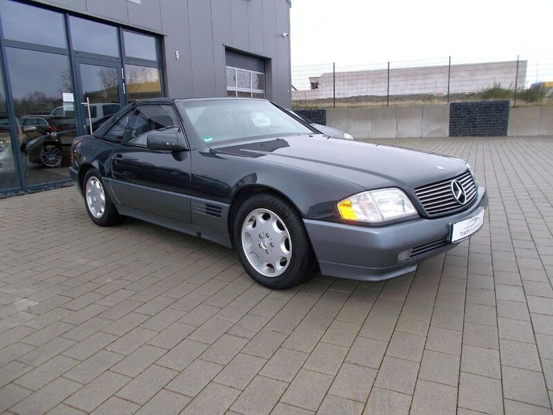 Brilliant schwarz met. Gebraucht 1995 Mercedes SL280 Cabrio | 19.900 € - Bild 1/4