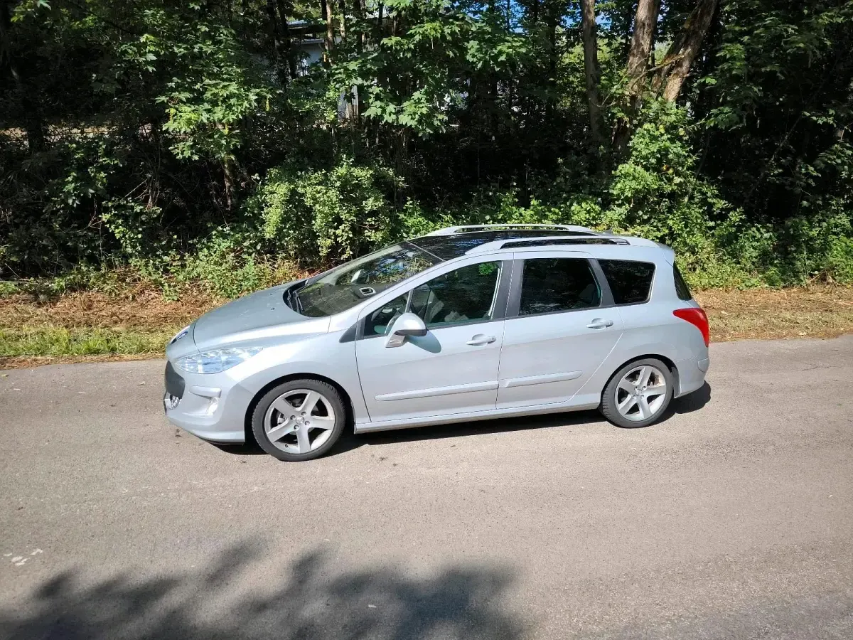 Gebraucht Peugeot 308 SW 120 PS (88 kW) 2011 Grau Kombi