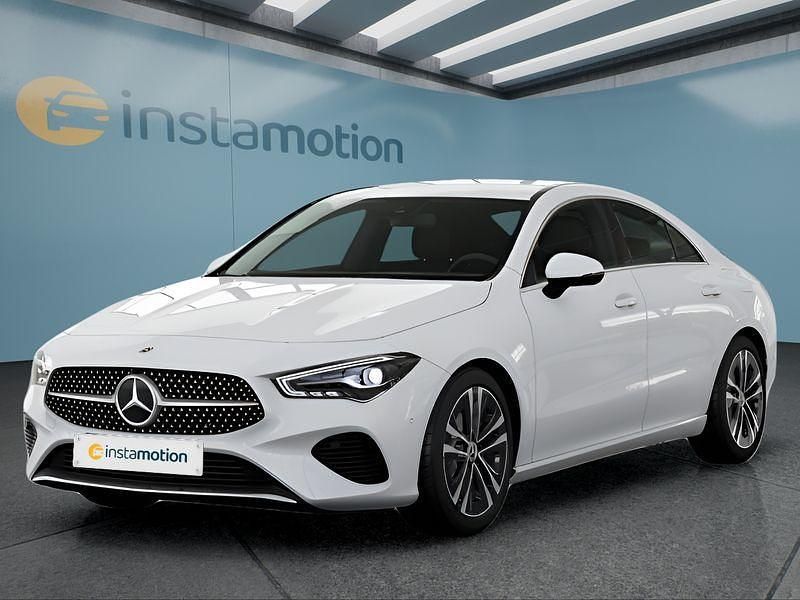Weiß Gebraucht 2024 Mercedes CLA180 Limousine | 34.649 € (Fairer Preis) - Bild 1/4