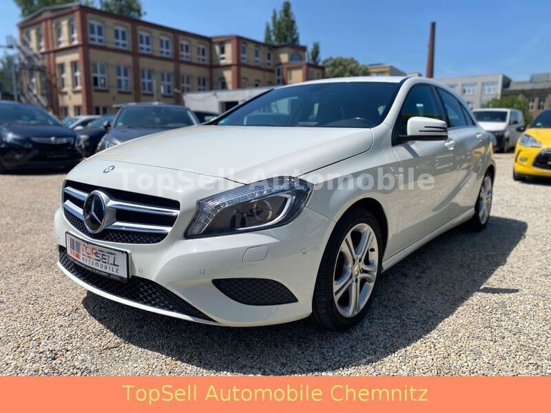 Weiß Gebraucht 2013 Mercedes A180 Urban Limousine | 12.490 € (Fairer Preis) - Bild 1/4