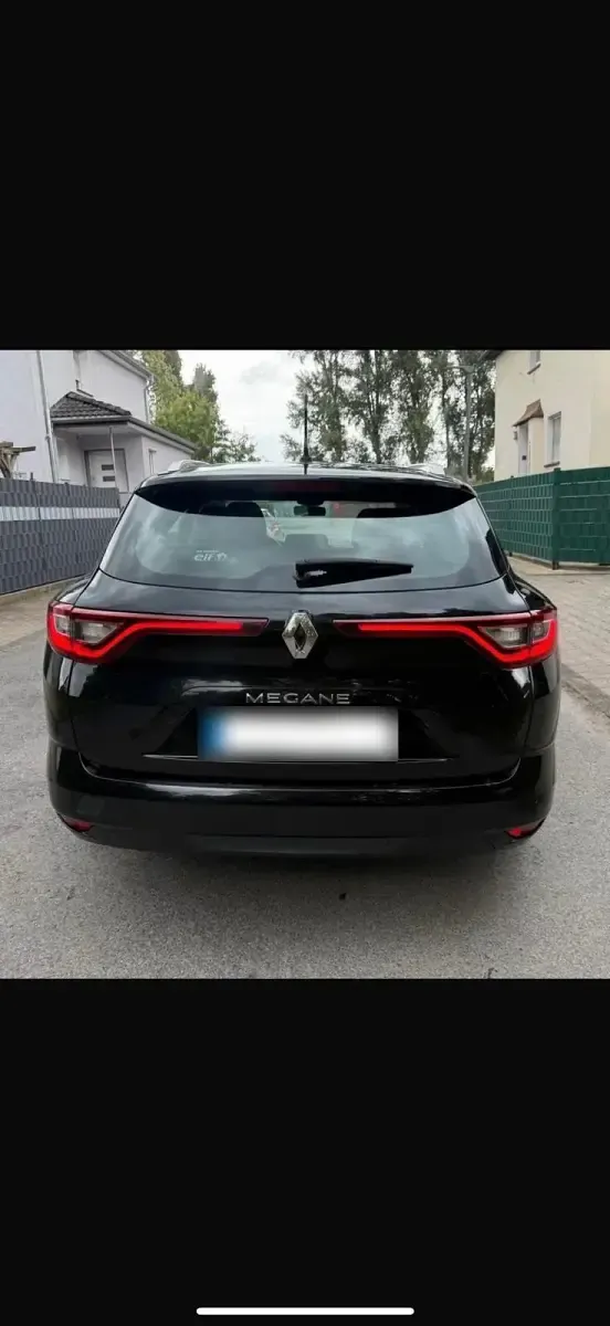 Gebraucht Renault Mégane GrandTour 132 PS (97 kW) 2017 Schwarz Kombi