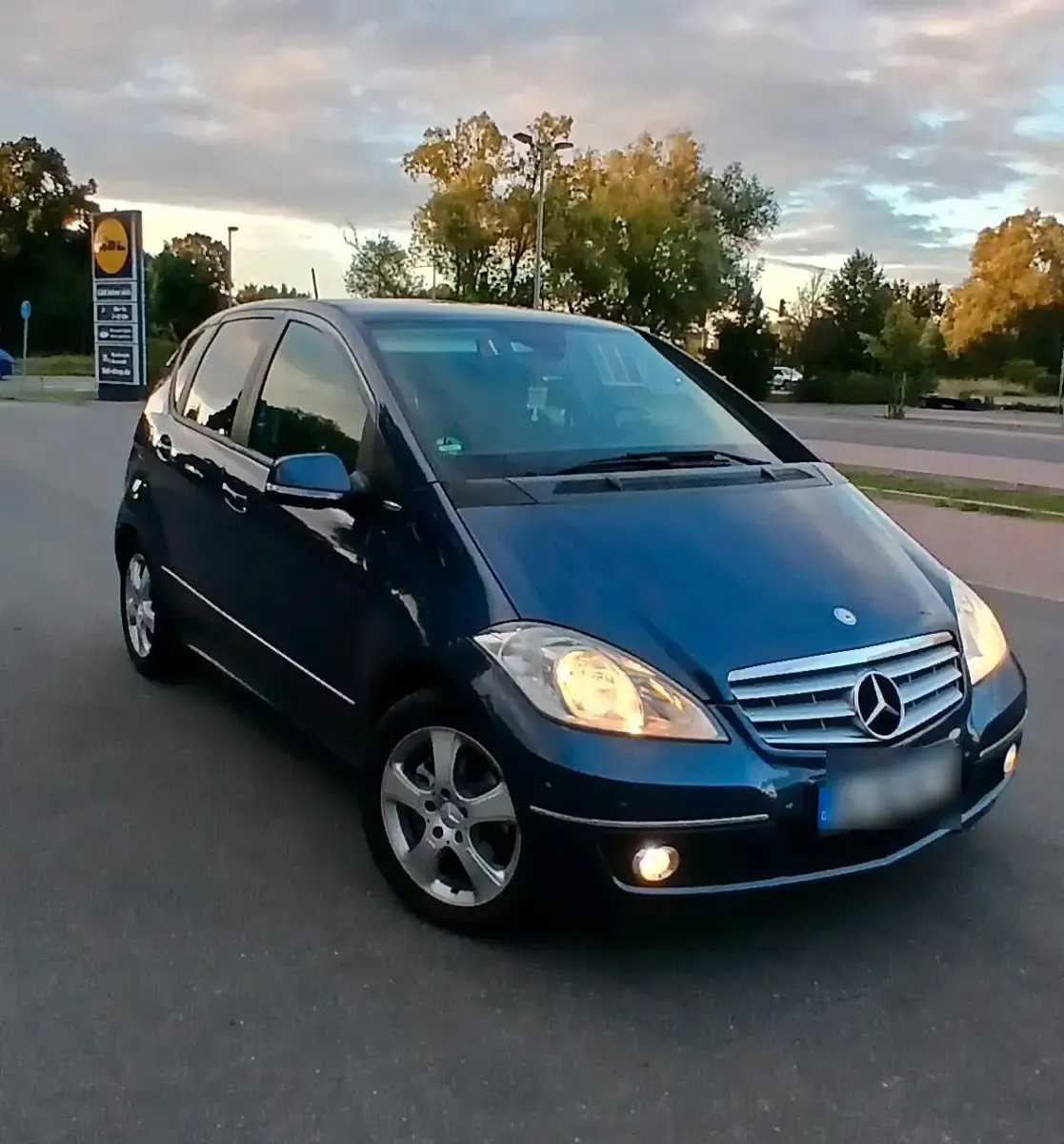 Gebraucht Mercedes A180 109 PS (80 kW) 2009 Blau Kleinwagen