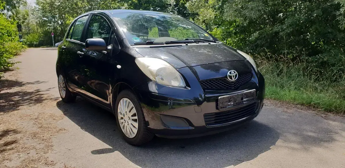 Gebraucht Toyota Yaris 69 PS (50 kW) 2009 Schwarz Kleinwagen