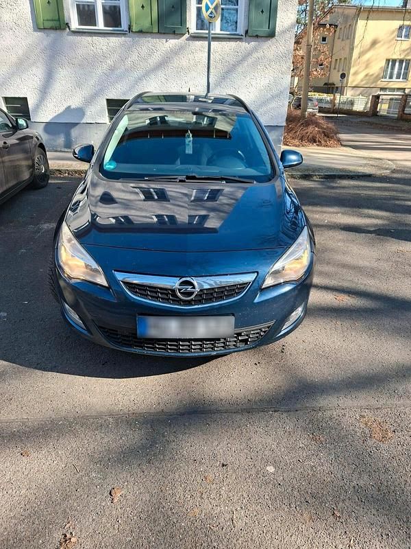 Gebraucht Opel Astra 110 PS (80 kW) 2012 Blau Kombi