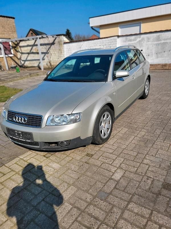 Gebraucht VW Touran 130 PS (95 kW) 2003 Gold Van / Kleinbus