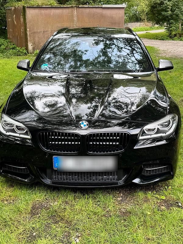 Schwarz Gebraucht 2014 BMW M550 Shadowline Limousine | 22.800 € (Fairer Preis) - Bild 1/4