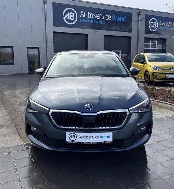 Gebraucht Skoda Scala Style 150 PS (110 kW) 2020 Grau Kleinwagen