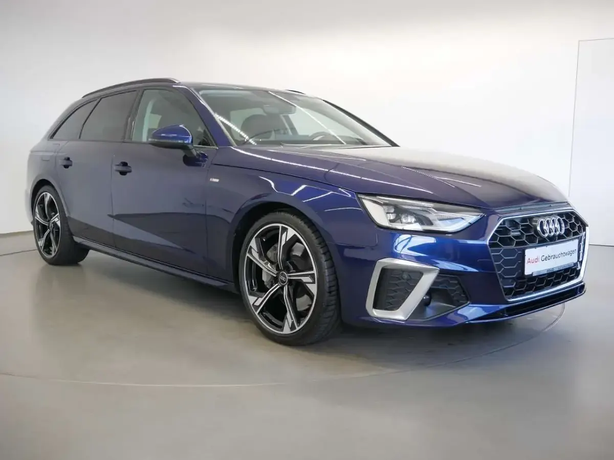 Gebraucht Audi A4 S-Line 265 PS (194 kW) 2023 Navarrablau metallic Kombi