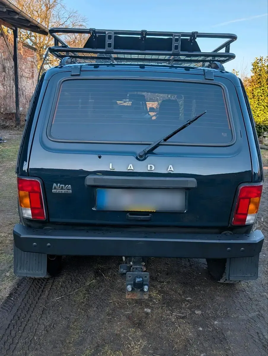 Usata Lada niva 83 CV (61 kW) 2023 Verde SUV