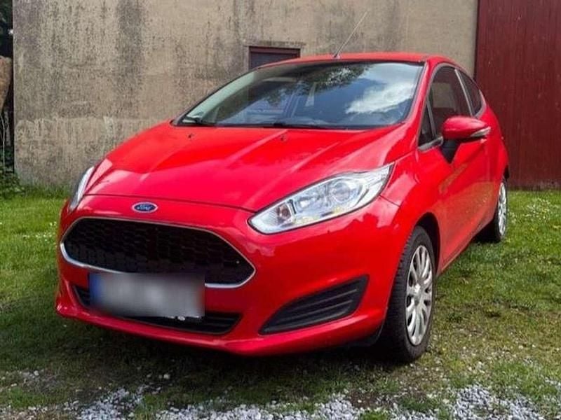 Gebraucht Ford Fiesta 65 PS (47 kW) 2016 Rot Kleinwagen
