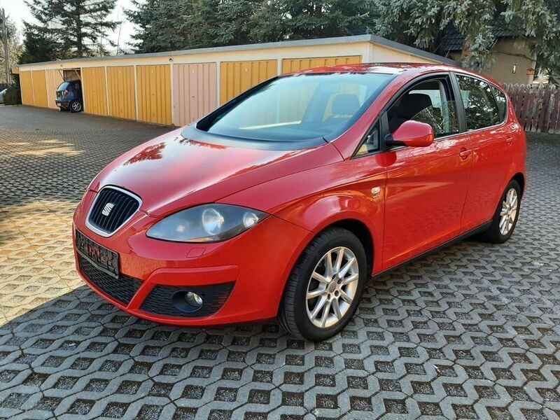 Rot Gebraucht 2012 Seat Altea Van / Kleinbus | 4.790 € (Guter Preis) - Bild 1/4