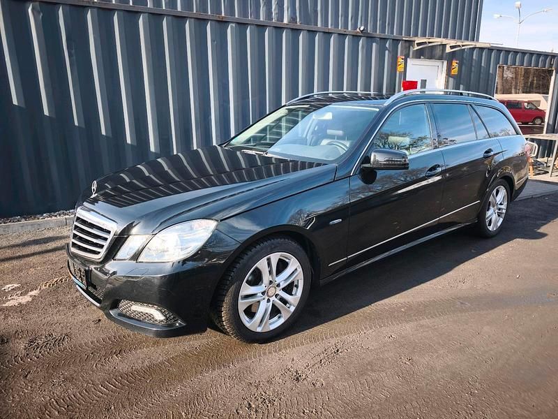 Gebraucht Mercedes E350 Avantgarde 231 PS (169 kW) 2010 Schwarz Kombi