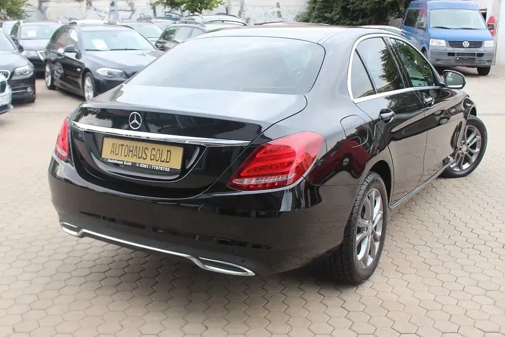 Gebraucht Mercedes C180 116 PS (85 kW) 2015 Schwarz Limousine