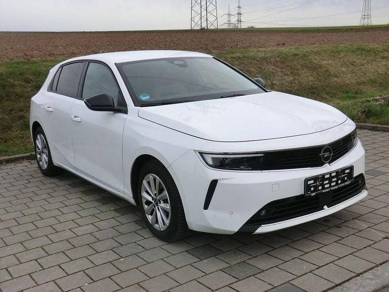 Gebraucht Opel Astra Enjoy 110 PS (80 kW) 2023 Weiß Limousine