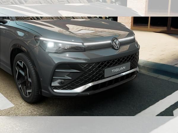 Neu VW Tiguan R-line 150 PS (110 kW) 2025 Grau (uranograu) SUV