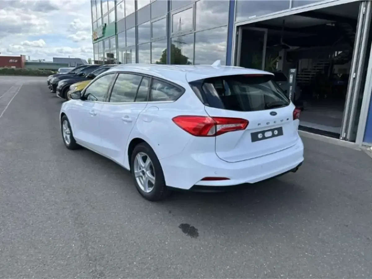 Używany Ford Focus Cool & Connect 95 KM (69 kW) 2019 Biały Kombi