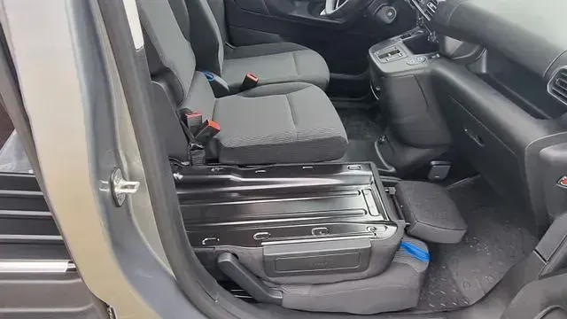 Neu Fiat Doblò 131 PS (96 kW) 2026 Grau Van / Kleinbus