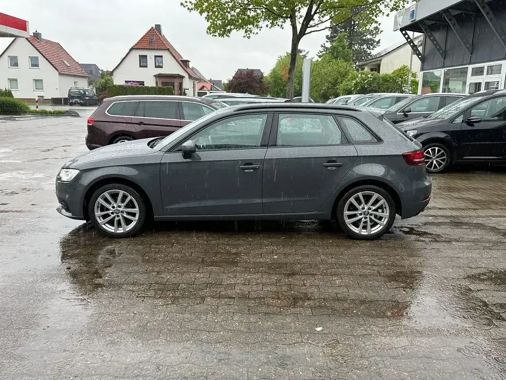 Używany Audi A3 Design 150 KM (110 kW) 2017 Szary Sedan/Limuzyna