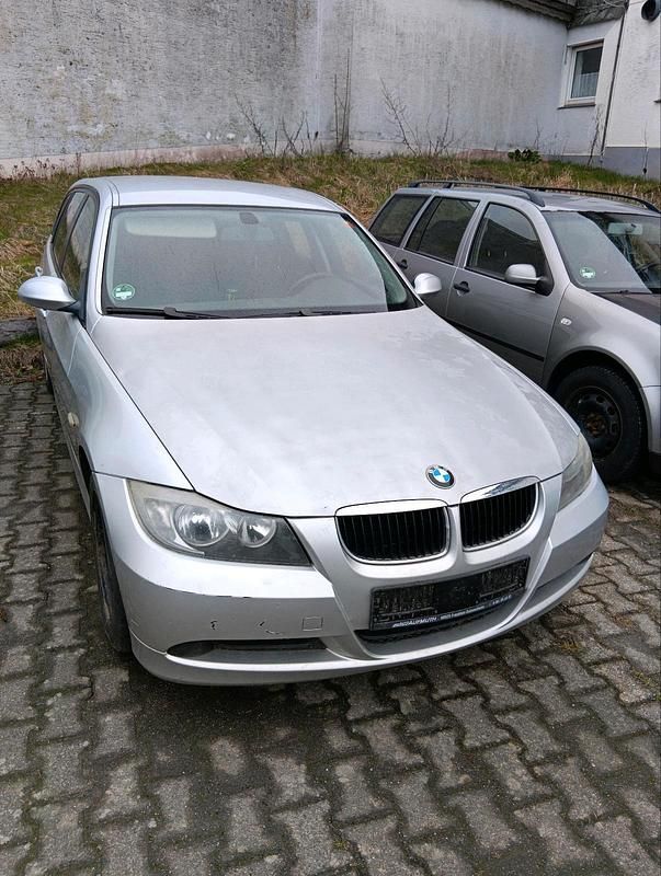 Gebraucht BMW 318 143 PS (105 kW) 2008 Silber Kombi