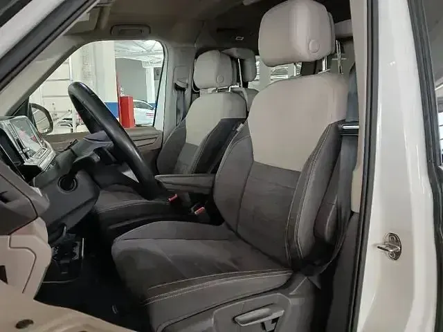 Gebraucht VW Multivan Style 150 PS (110 kW) 2025 Weiß Van / Kleinbus