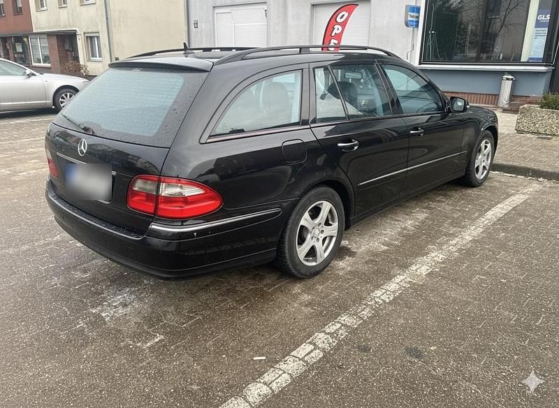 Gebraucht Mercedes E280 190 PS (139 kW) 2006 Schwarz Kombi