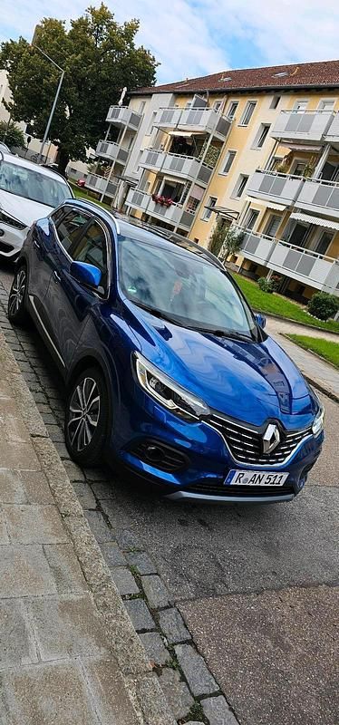 Blau Gebraucht 2020 Renault Kadjar SUV | 16.950 € (Fairer Preis) - Bild 1/4