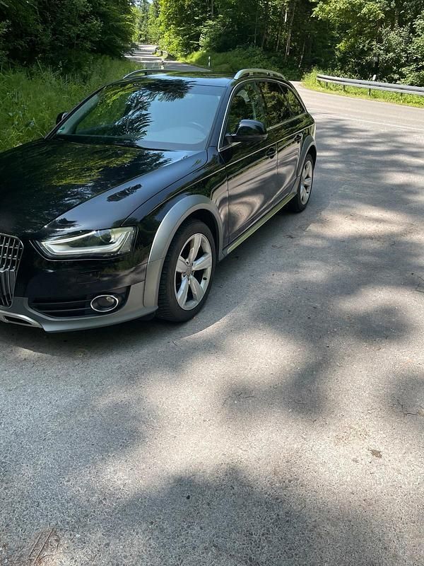 Schwarz Gebraucht 2013 Audi A4 Allroad Kombi | 11.111 € (Fairer Preis) - Bild 1/4