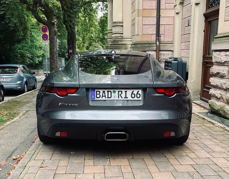 Gebraucht Jaguar F-Type 300 PS (220 kW) 2019 Grau Coupé