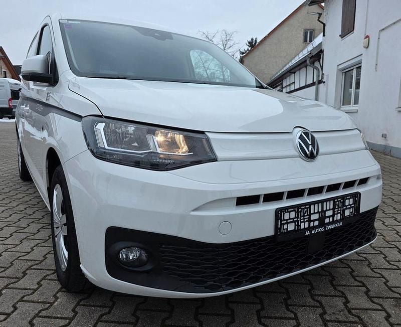 Gebraucht VW Caddy Maxi Basis 122 PS (89 kW) 2022 Weiß Van / Kleinbus