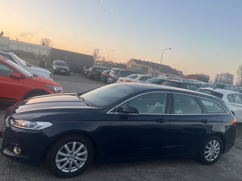 Gebraucht Ford Mondeo Titanium 179 PS (131 kW) 2018 Blau Limousine