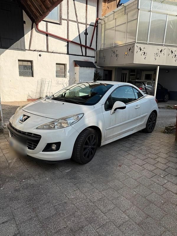 Weiß Gebraucht 2010 Peugeot 207 CC Cabrio | 3.399 € (Fairer Preis) - Bild 1/4
