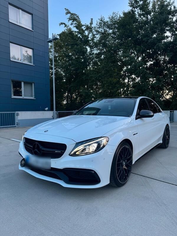 Weiß Gebraucht 2017 Mercedes C63 AMG AMG Limousine | 45.500 € (Fairer Preis) - Bild 1/4