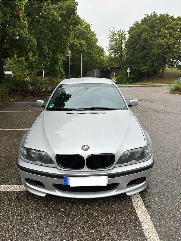 Silber Gebraucht 2003 BMW 330 Limousine | 6.250 € (Fairer Preis) - Bild 1/4