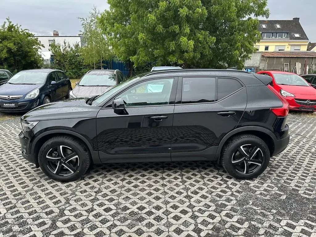 Gebraucht Volvo XC40 Basis 190 PS (139 kW) 2018 Onyx black / metallic SUV