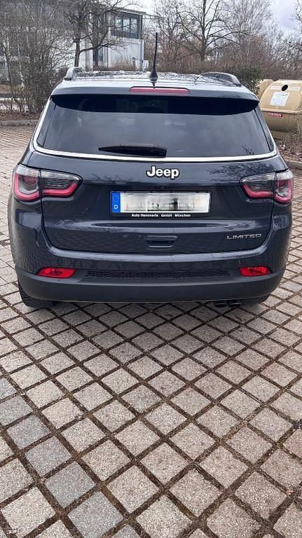 Gebraucht Jeep Compass Limited 140 PS (102 kW) 2018 Grau SUV