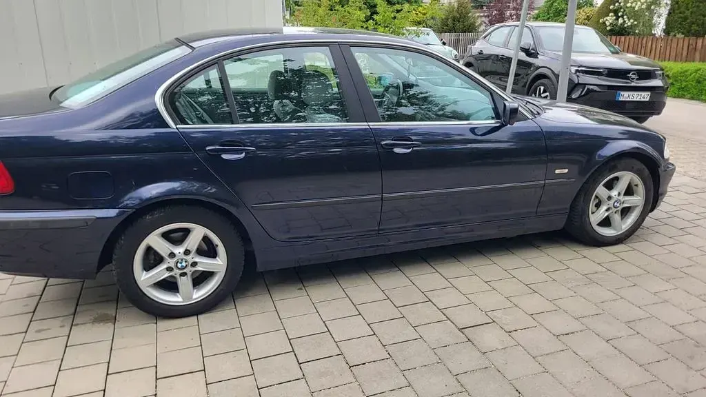Gebraucht BMW 320 170 PS (125 kW) 2001 Blau Limousine