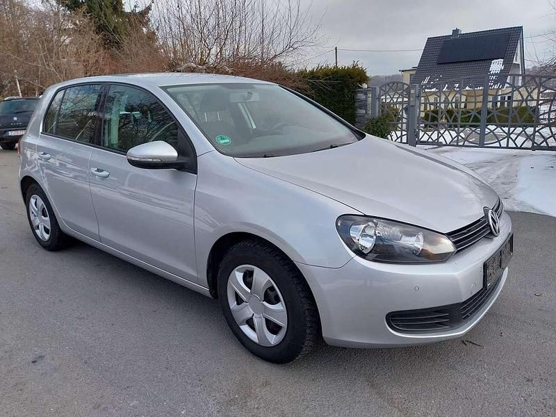 Gebraucht VW Golf VI Comfortline 105 PS (77 kW) 2010 Silber Kleinwagen