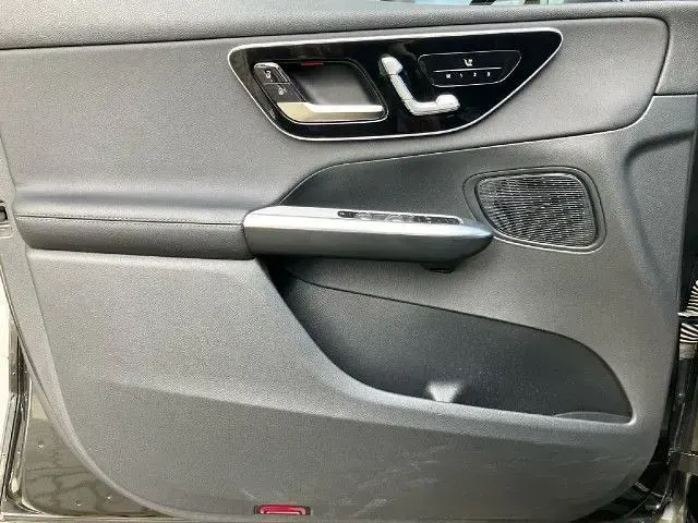 Gebraucht Mercedes GLC300de 333 PS (244 kW) 2023