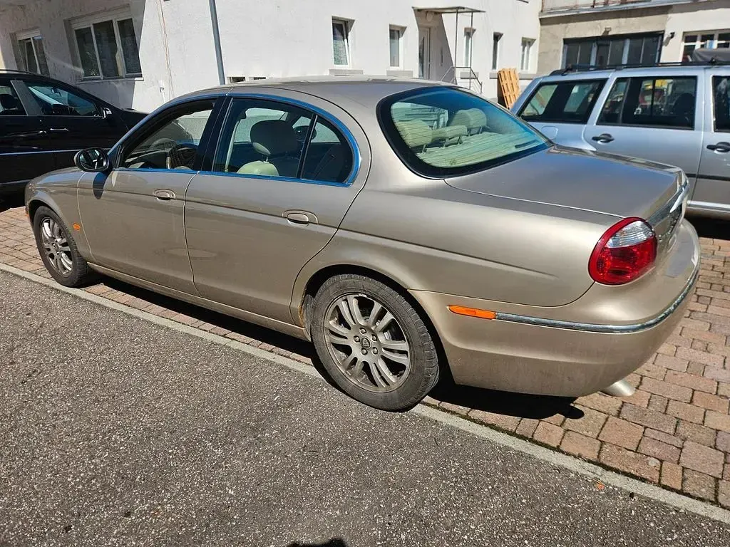 Käytetty Jaguar S-Type Classic 207 HP (152 kW) 2004 Kulta Sedan