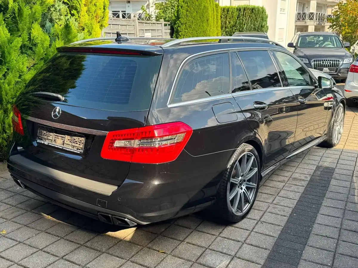 Gebraucht Mercedes E63 AMG AMG 557 PS (409 kW) 2011 Obsidianschwarz  metalliclack Kombi