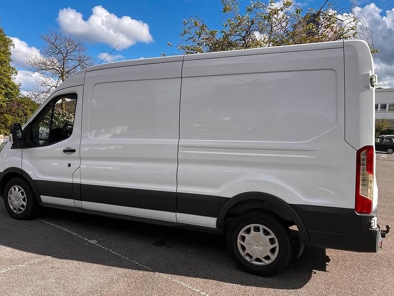 Second-hand Ford Transit Basis 131 CP (96 kW) 2018 Alb Monovolum