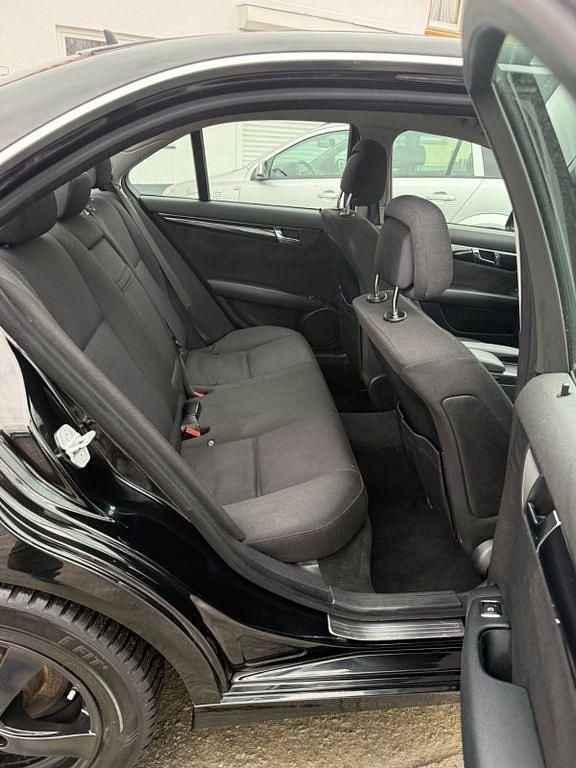 Gebraucht Mercedes C200 136 PS (100 kW) 2010 Schwarz Limousine