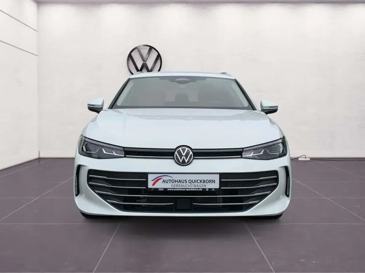 Gebraucht VW Passat Business 150 PS (110 kW) 2025 Weiß Kombi