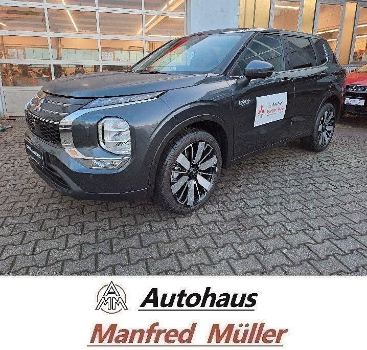 Grau Neu 2025 Mitsubishi Outlander P-HEV Plus SUV | 49.990 € - Bild 1/4