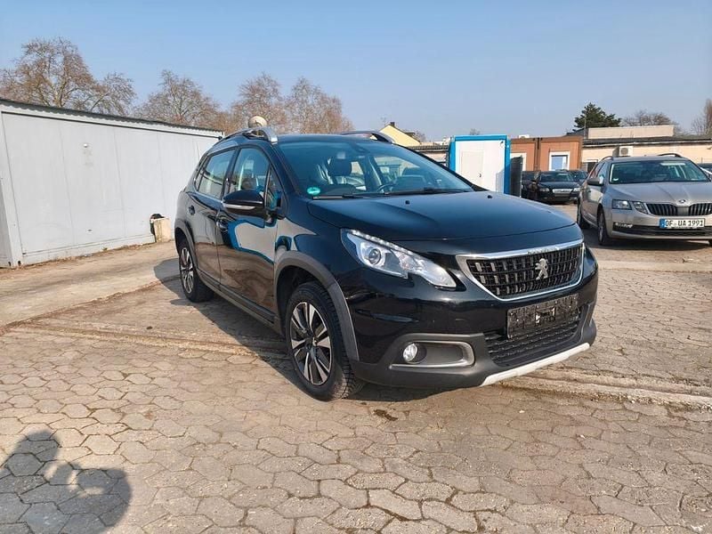 Gebraucht Peugeot 2008 Allure 131 PS (96 kW) 2019 Lackierung schwarz perla nera/ SUV