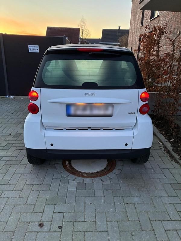 Gebraucht Smart ForTwo Coupé 61 PS (44 kW) 2009 Weiß Coupé