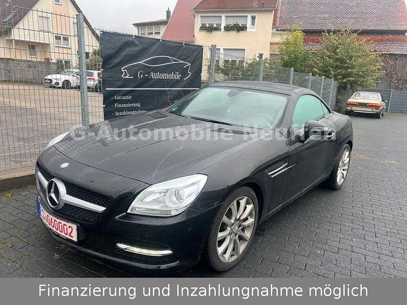 Schwarz Gebraucht 2011 Mercedes SLK200 Cabrio | 13.900 € (Fairer Preis) - Bild 1/4
